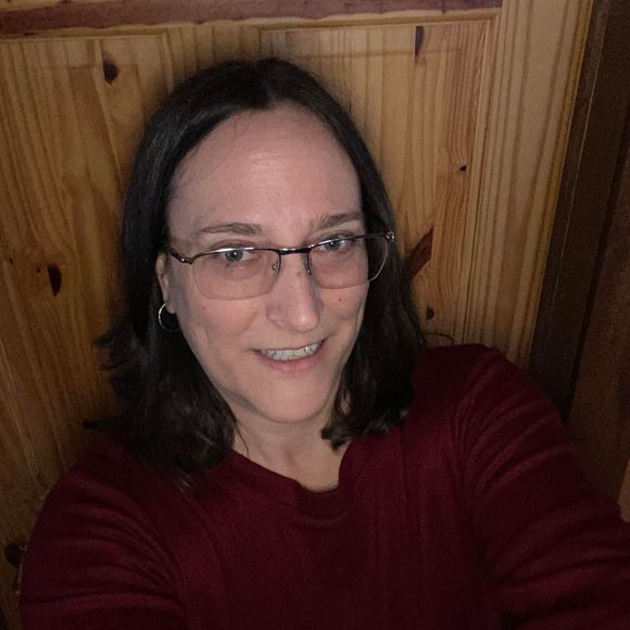 Meet your Posher, Gina - Picture 1 of 1